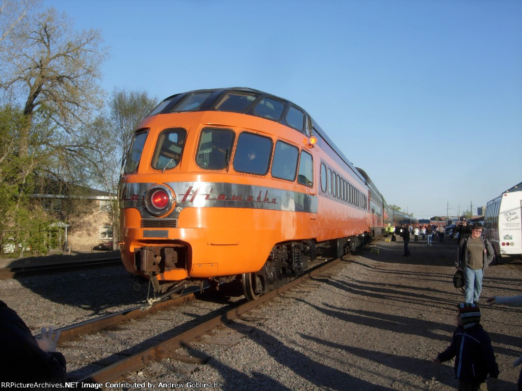 ATMK 17 with 14 Passenger Cars